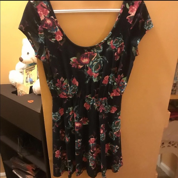 Dress - Picture 2 of 2